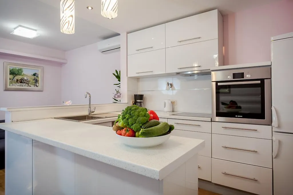 Apartment Medak Zrnovnica Split 0*,  Kroatien